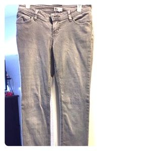 LIKE NEW Soho Gray skinny jeans, size 7