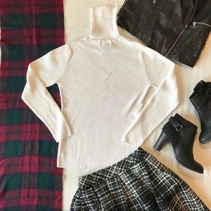 🍁EUC🌼Style&Co🌼White Turtleneck Sweater🍁