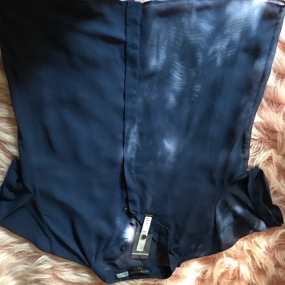 Blouse - Picture 2 of 3