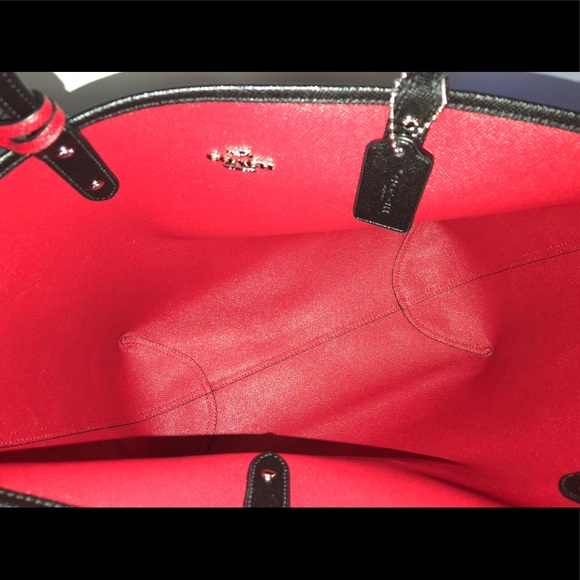 🌹NWT Coach Reversible Open City Tote🌹 - Picture 4 of 5