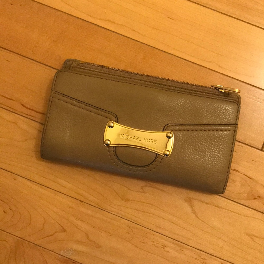 Michael Kris wallet
