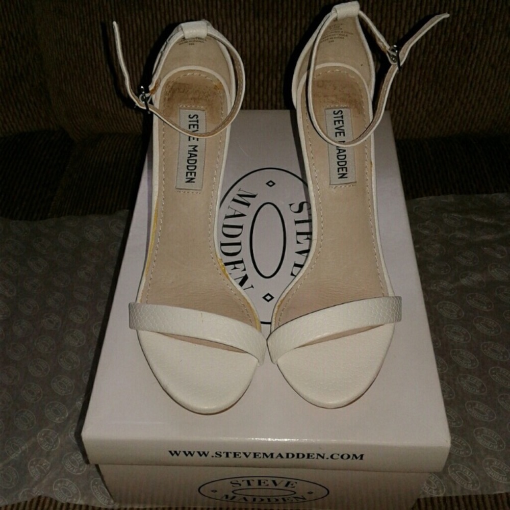 👠 Steve Madden White Heels 👠