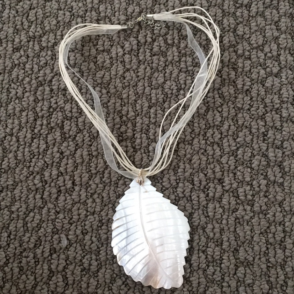 NEW Sea shell necklace