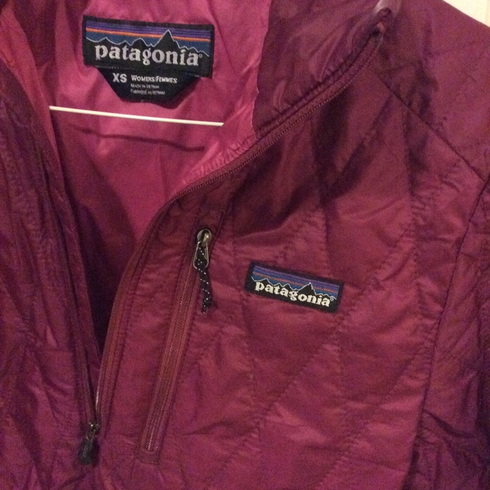 Magenta Patagonia half zip puffer