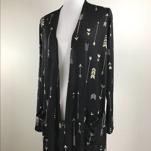 NWT lularoe Sarah black with arrows size small