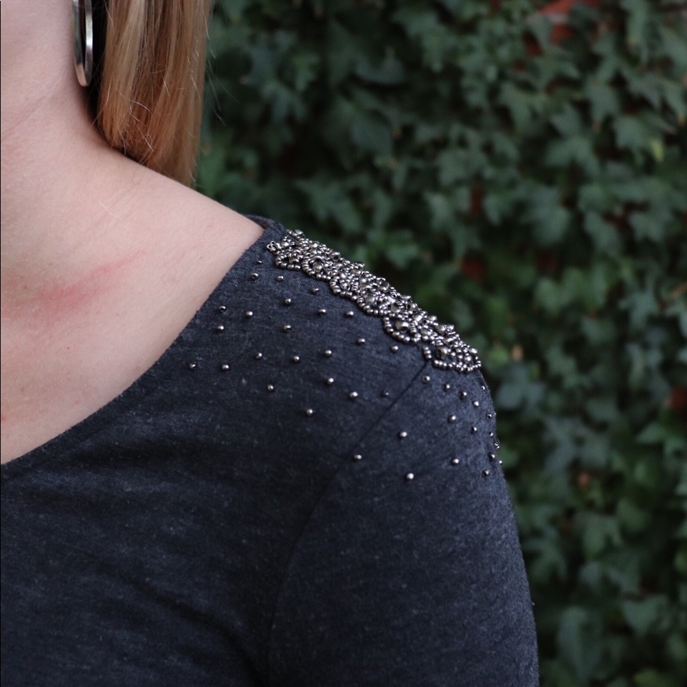 {F21} Beaded shoulder detail long sleeve t
