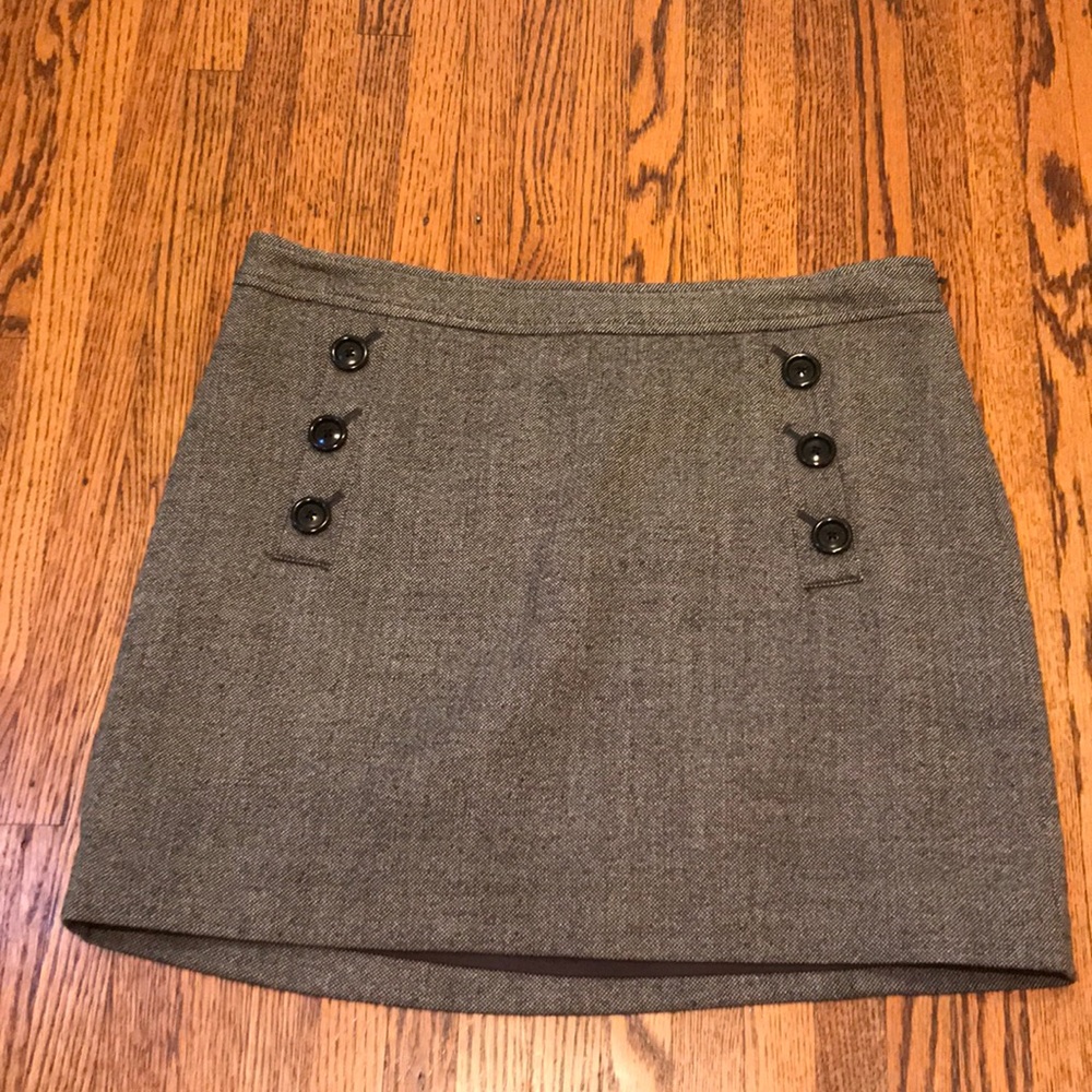 Wool skirt with buttons