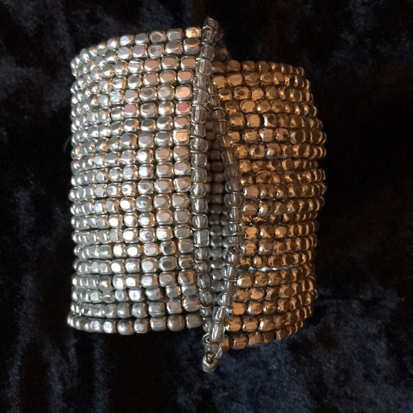 Wire beaded cuff - Picture 2 of 4