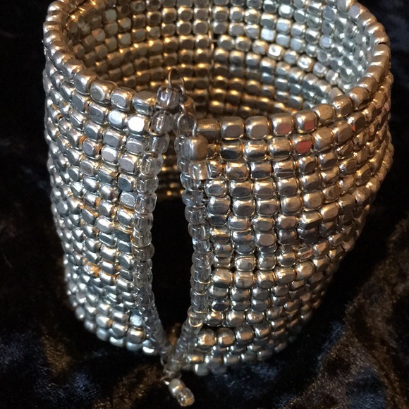 Wire beaded cuff - Picture 3 of 4