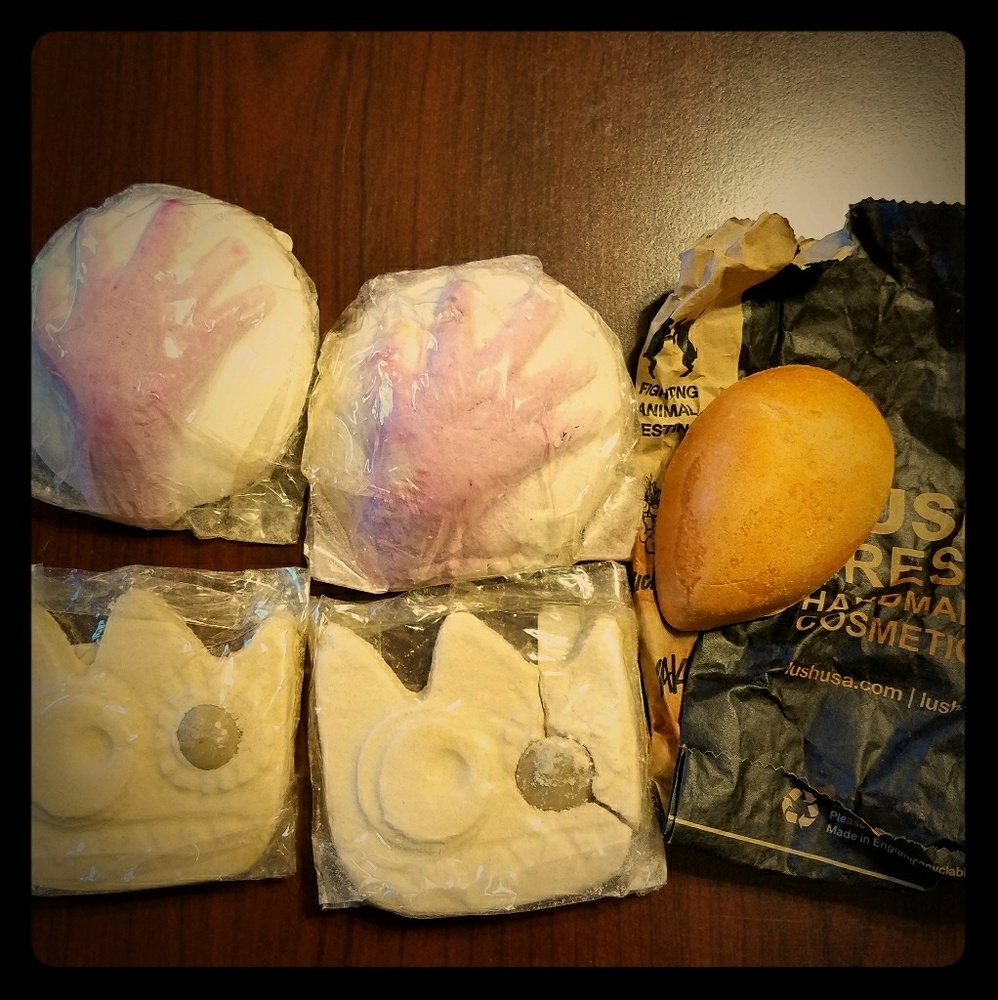 LUSH shower buddy products & Foot Pumice NIP 🛁