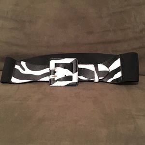 Black and white zebra print elastic belt