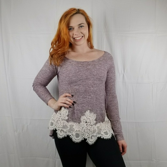 Hem and Thread Tops - ❤5/$25❤ Hem and Thread lace detail long sleeve