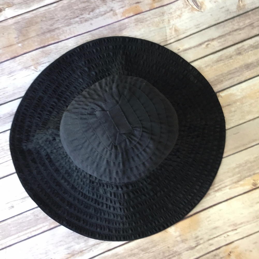 Black Ruffle Sun Hate - Picture 3 of 4