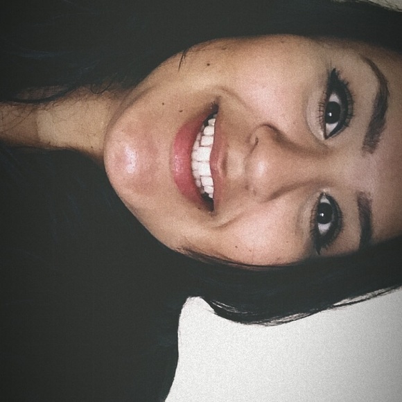 Meet your Posher, Jennifer - Picture 1 of 1