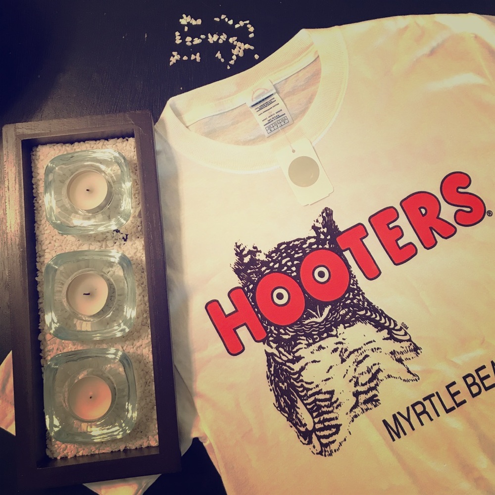 ‼️CLOSET CLOSEOUT‼️ NWT Hooters Myrtle Beach Tee