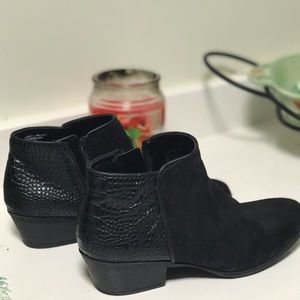 Vera wang booties