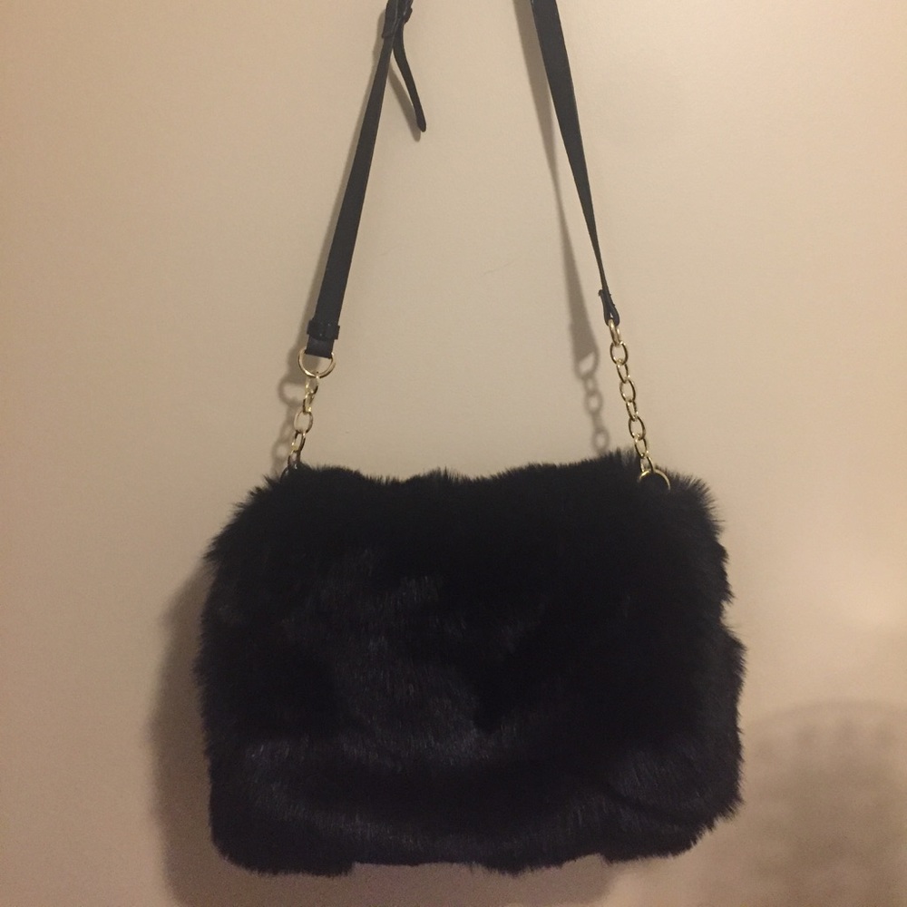 Marjorie Harvey Muff Handbag