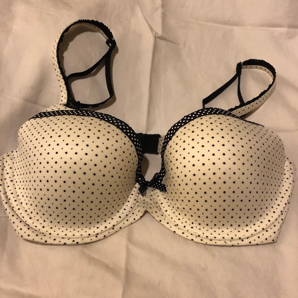 32D - VICTORIA’S SECRET BODY BY VICTORIA DEMI