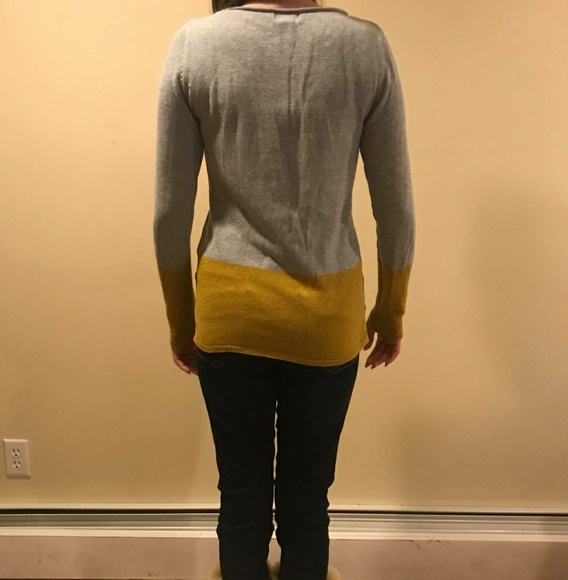 💛Old Navy💛 Sweater💛 - Picture 2 of 3