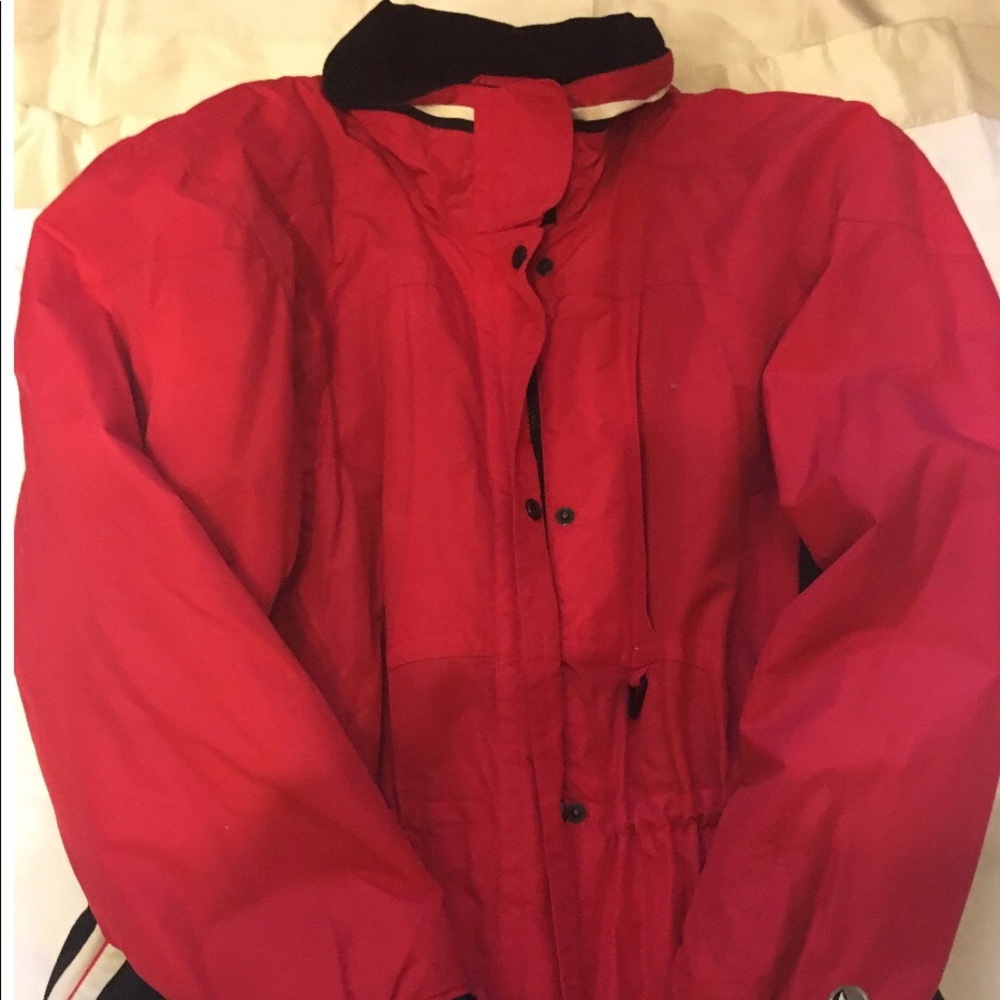 Serac Red Black & White Size 12.