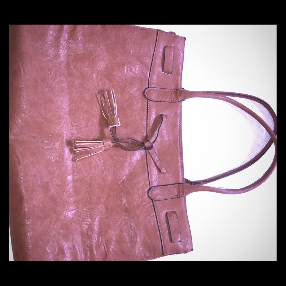 EUC tan leather bag 💼 brief tote w tassel