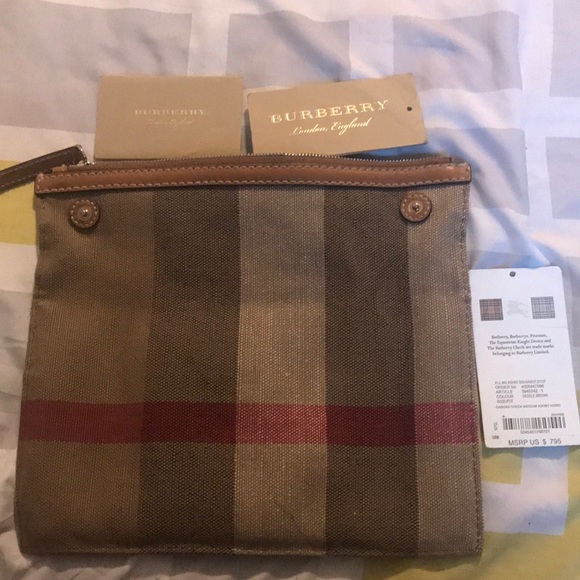 🔴🔴SOLD🔴🔴 Authentic cloth Burberry handbag - Picture 2 of 8