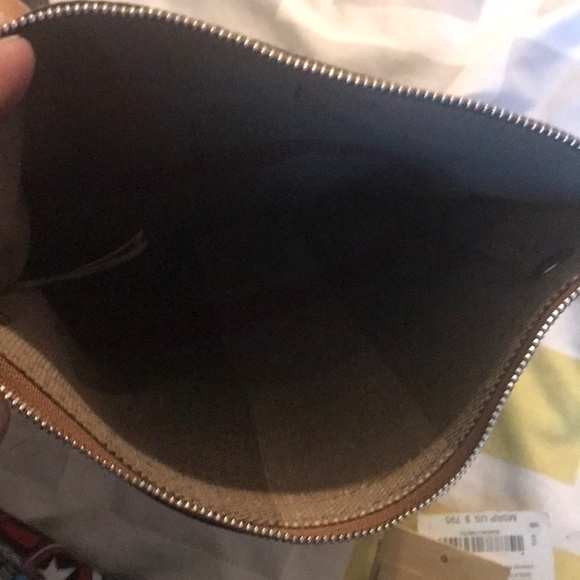 🔴🔴SOLD🔴🔴 Authentic cloth Burberry handbag - Picture 4 of 8