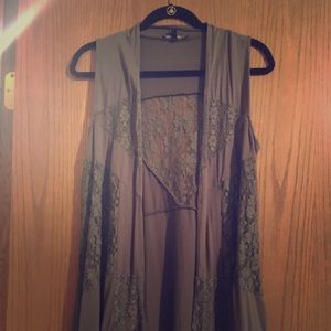 Cable & Gauge Sleeveless Lace Cardigan