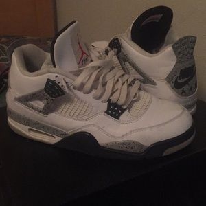 Retro Jordan cement 4s