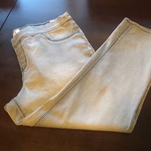 Crop gray pull on jeans