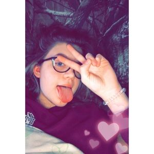 Meet your Posher, Sandy