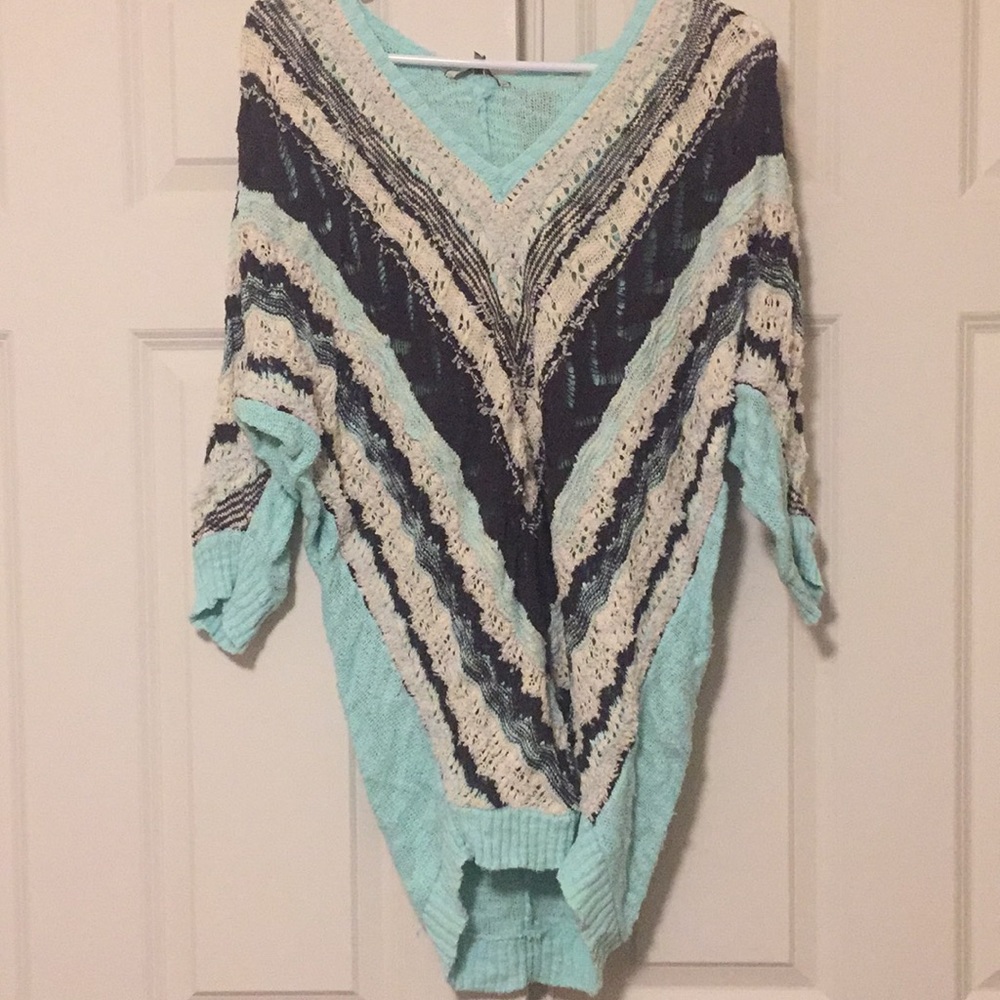 Cute and comfy BKE sweater!