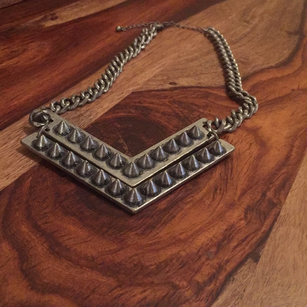 Metal necklace