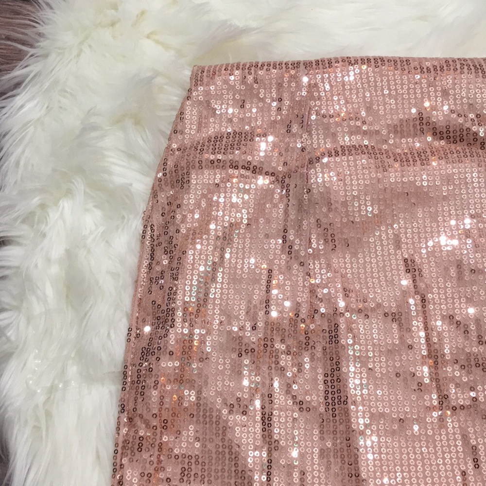 LAST CHANCE Rose Sequin Dress - Picture 5 of 5