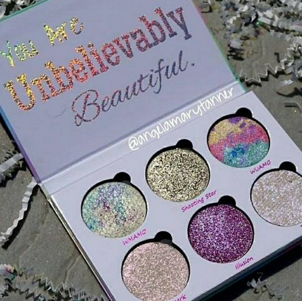 🔥🦄unicorn eyeshadow & highlight palette