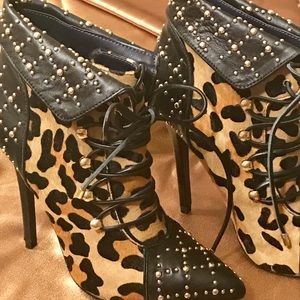 London Trash Della Leopard Booties!!!