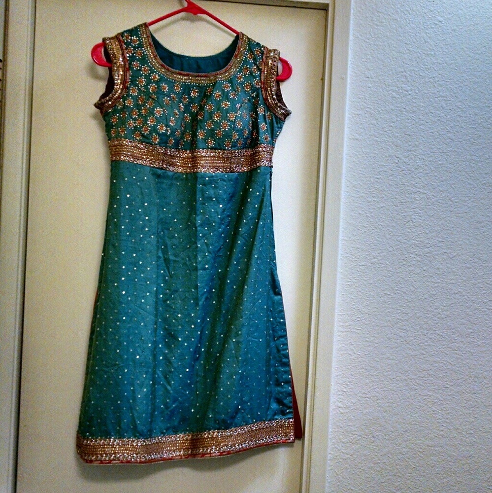 Indian salwar kameez