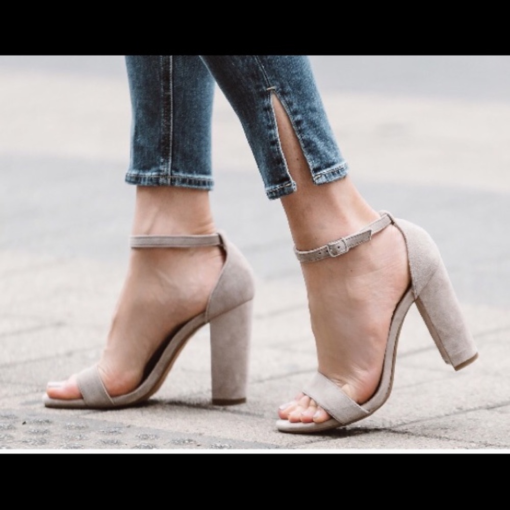 New Steve Madden “Carrson” Taupe Sandals Size 5