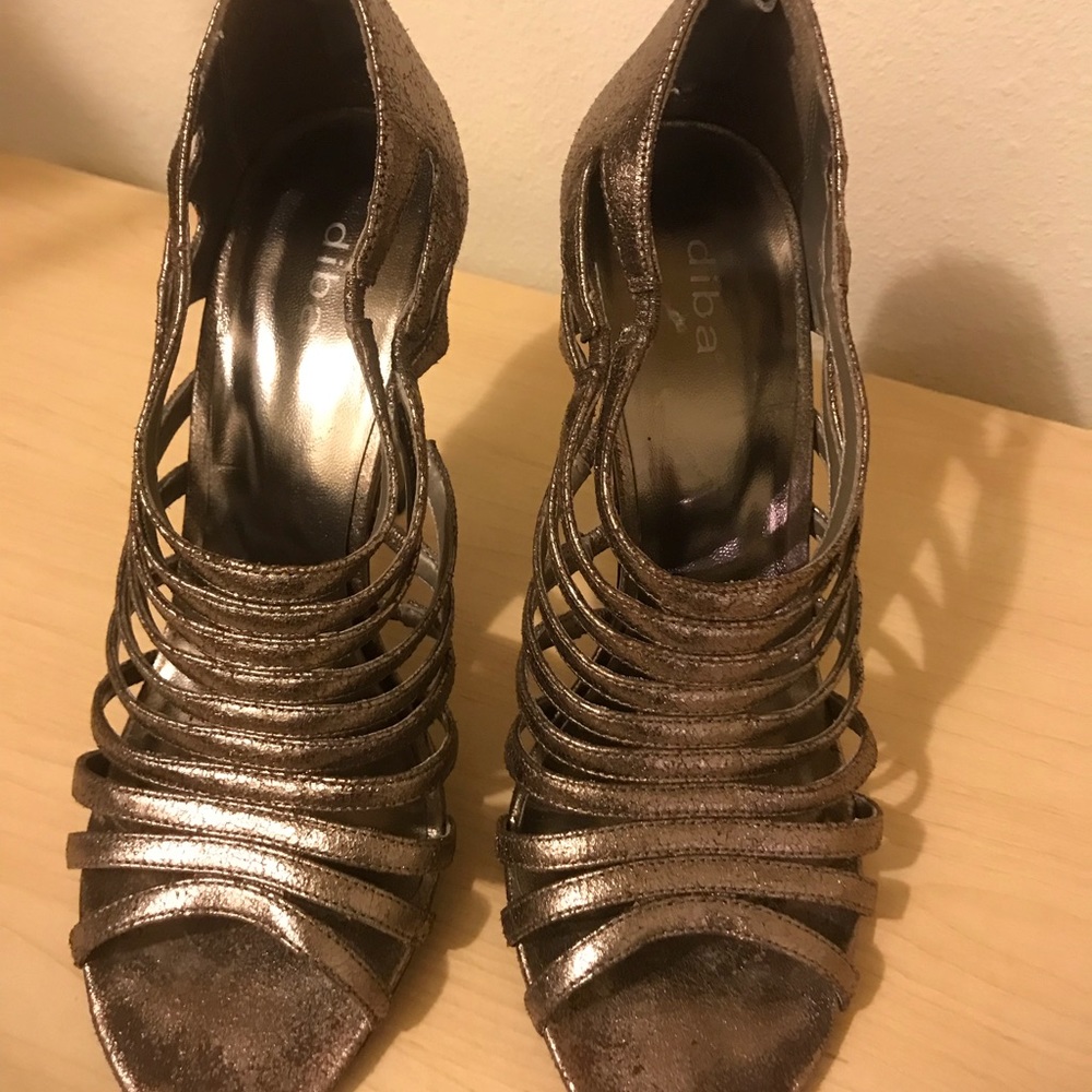 Shoes - Picture 2 of 5