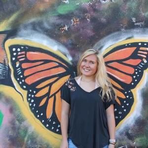 Meet your Posher, Dee dee