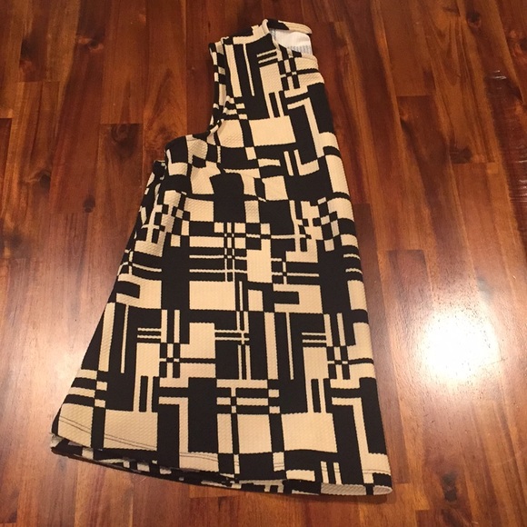 Checked blouse. - Picture 2 of 3