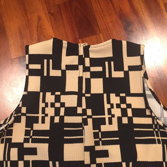 Checked blouse. - Picture 3 of 3