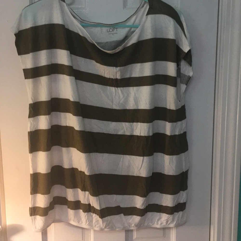 And Taylor short sleevelarge green and white shirt