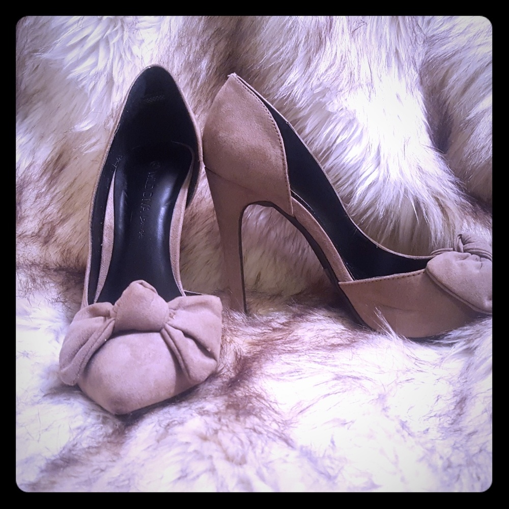 Tan Dorsay Heels with Bow Detail