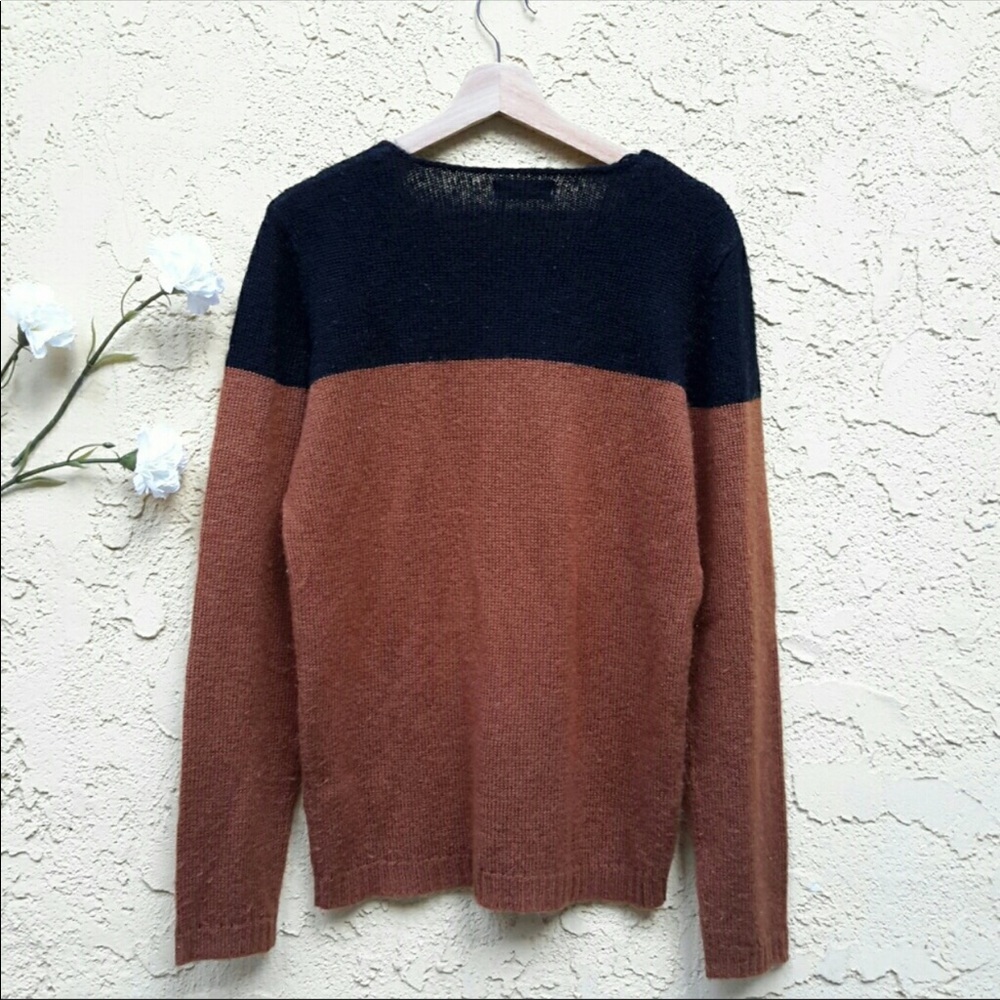 Two toned sweater - Picture 2 of 3