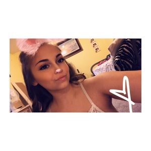 Meet your Posher, Mia