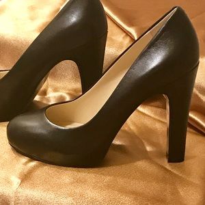Nine West Pumps!!!