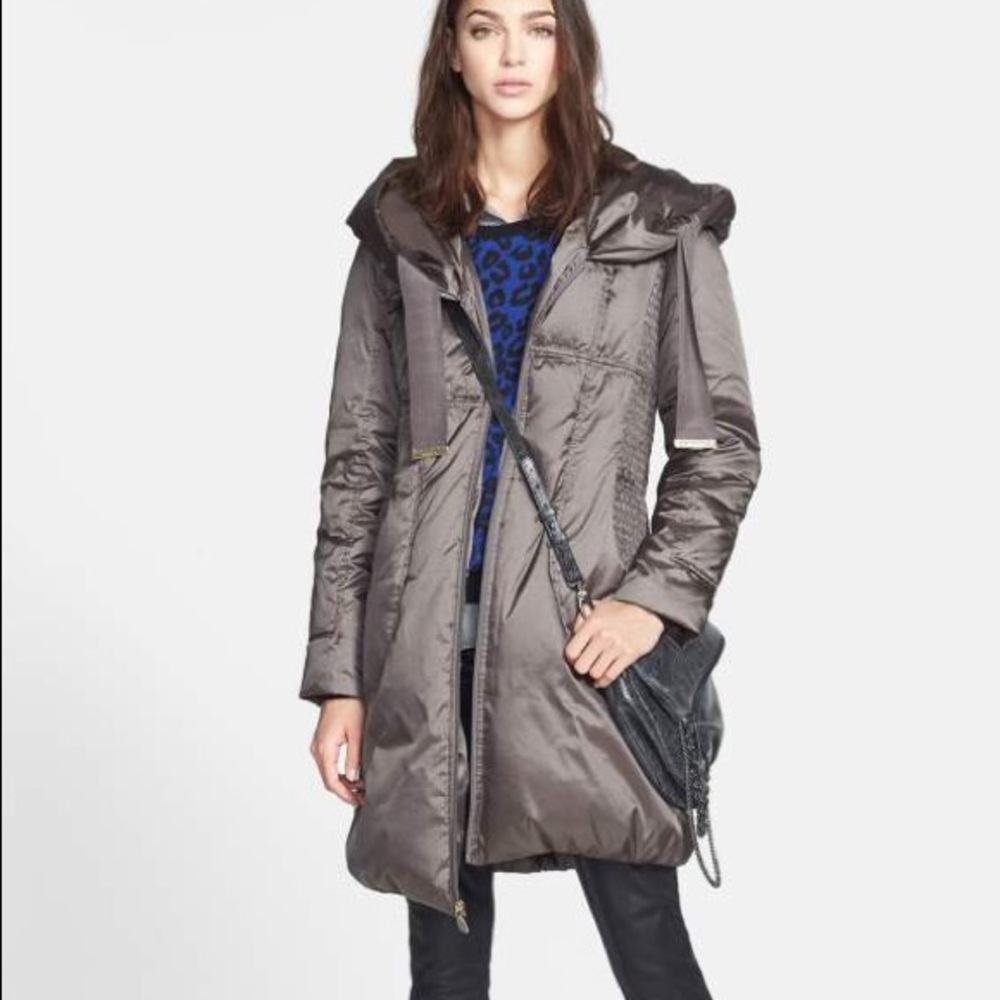 T Tahari Taryn Down Coat / NEW/ S size