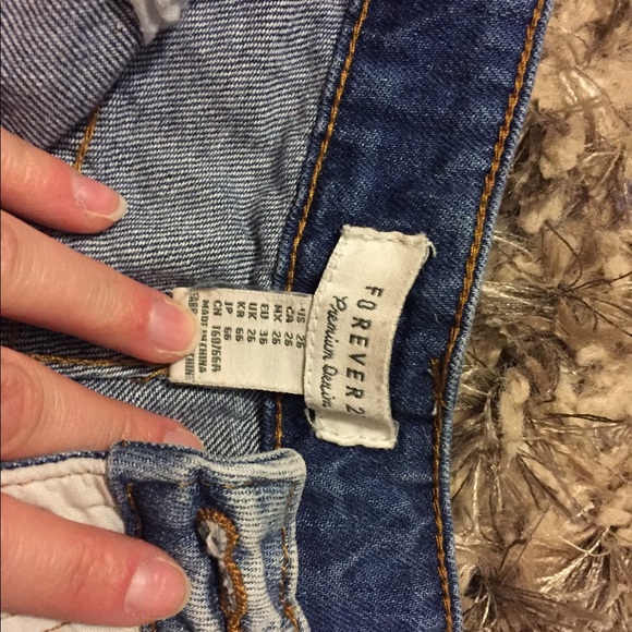 Forever 21 American Flag jean shorts size 26. - Picture 3 of 3