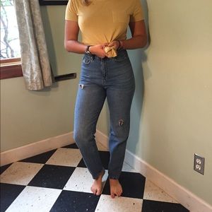 Urban Outfitters Mom Jeans ripped